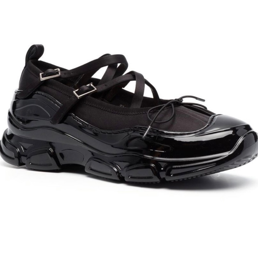 Simone Rocha Round Toe Criss-Cross Low Trek Ballerina Shoes